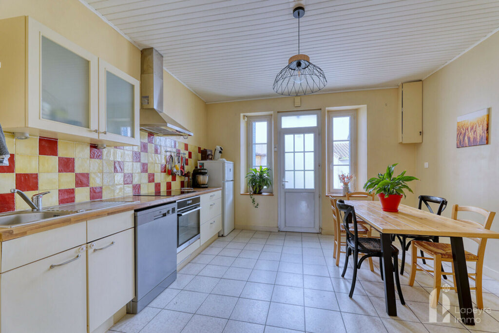 Maison de bourg avec beau jardin !