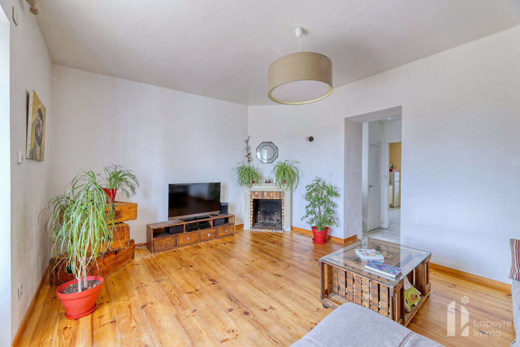 Maison de bourg avec beau jardin !