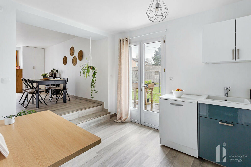 CHARMANTE MAISON DE VILLAGE – 3 pièces – 55 m²
