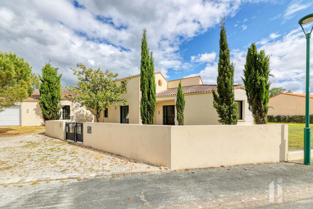 Maison d&rsquo;architecte de 250 m² – Bourg de Treize-Septiers