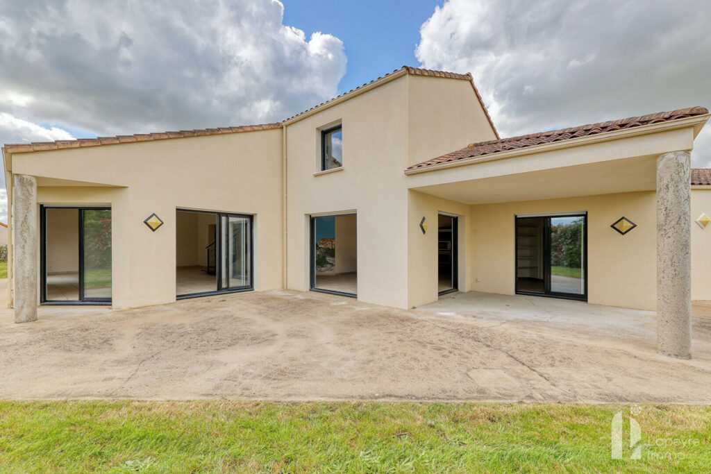 Maison d&rsquo;architecte de 250 m² – Bourg de Treize-Septiers