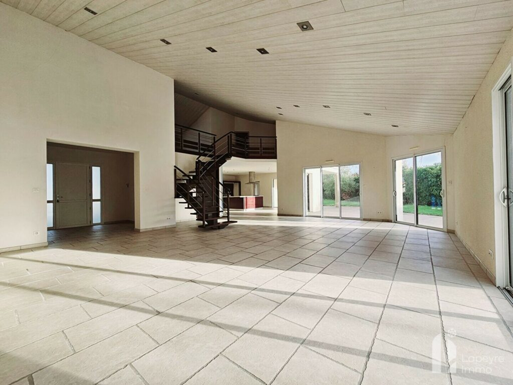 Maison d&rsquo;architecte de 250 m² – Bourg de Treize-Septiers