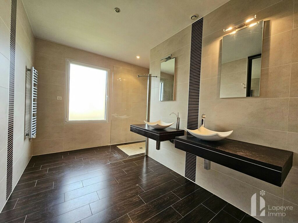 Maison d&rsquo;architecte de 250 m² – Bourg de Treize-Septiers