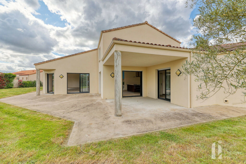 Maison d&rsquo;architecte de 250 m² – Bourg de Treize-Septiers