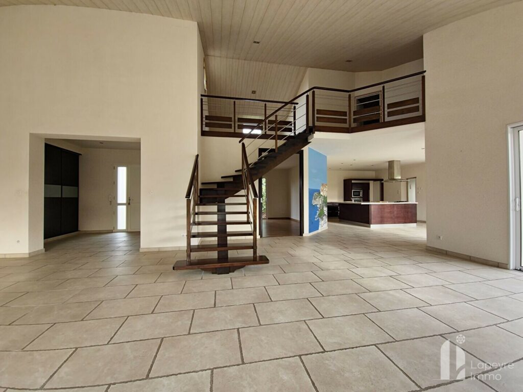 Maison d&rsquo;architecte de 250 m² – Bourg de Treize-Septiers