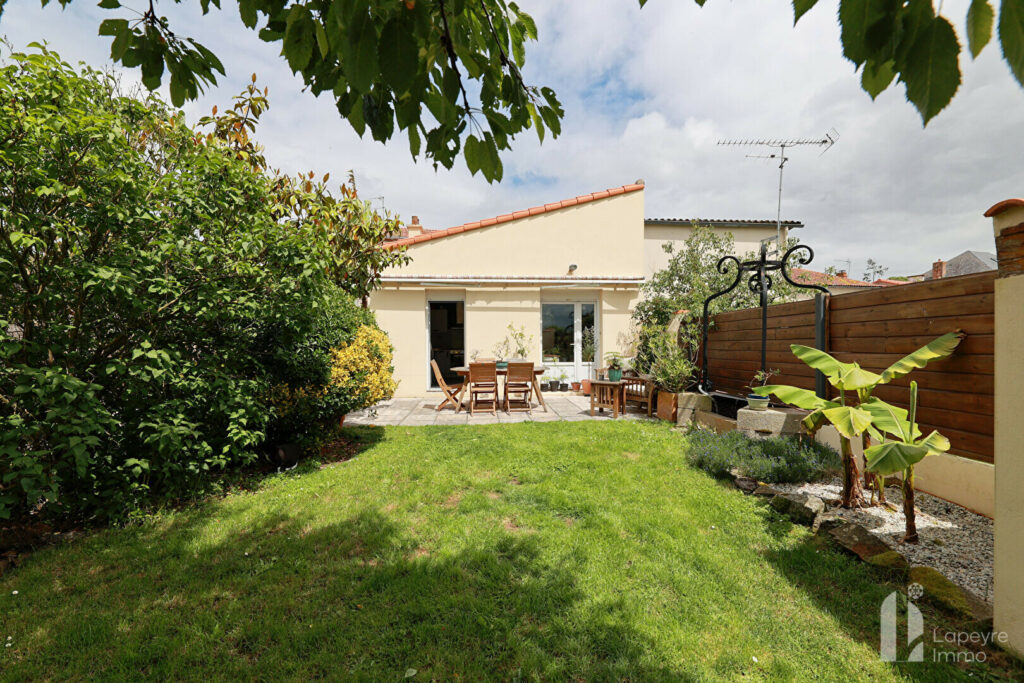 Charmante petite maison en bourg