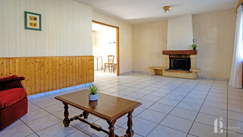 Maison de Bourg  de 89 m² + 26 m² de véranda – 3 chambres