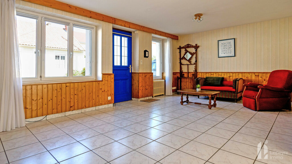 Maison de Bourg  de 89 m² + 26 m² de véranda – 3 chambres