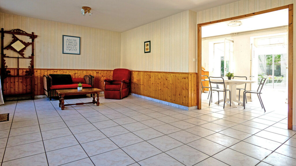 Maison de Bourg  de 89 m² + 26 m² de véranda – 3 chambres