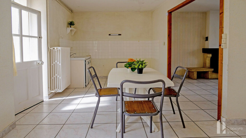 Maison de Bourg  de 89 m² + 26 m² de véranda – 3 chambres