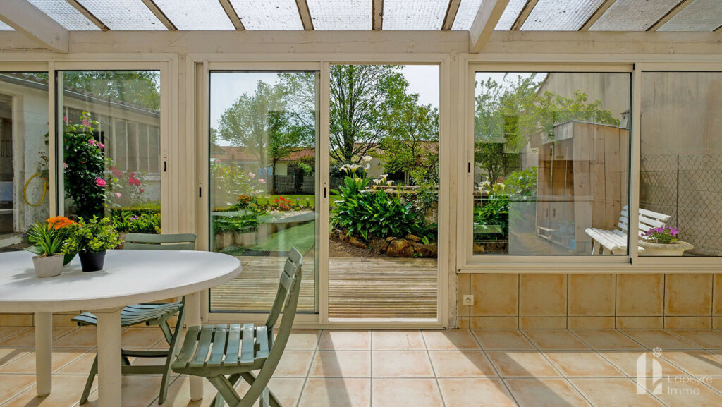 Maison de Bourg  de 89 m² + 26 m² de véranda – 3 chambres