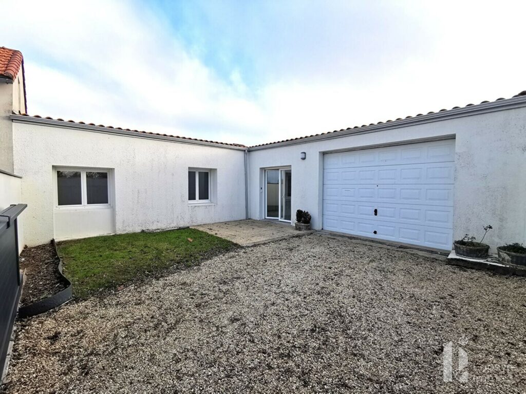 Maison 83 m² – bourg – 2 grandes chambres