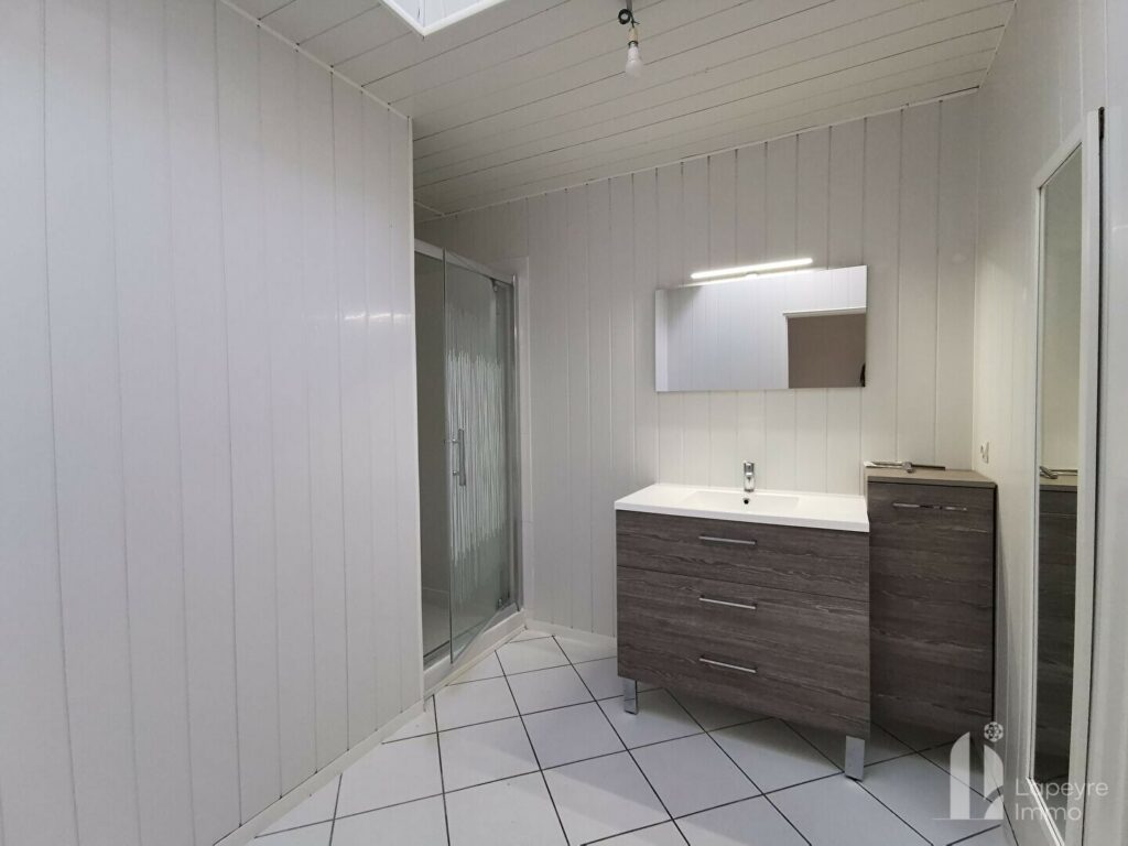 Maison 83 m² – bourg – 2 grandes chambres