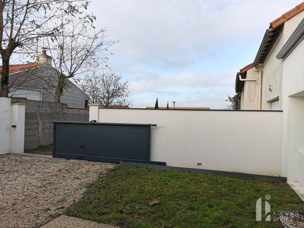 Maison 83 m² – bourg – 2 grandes chambres