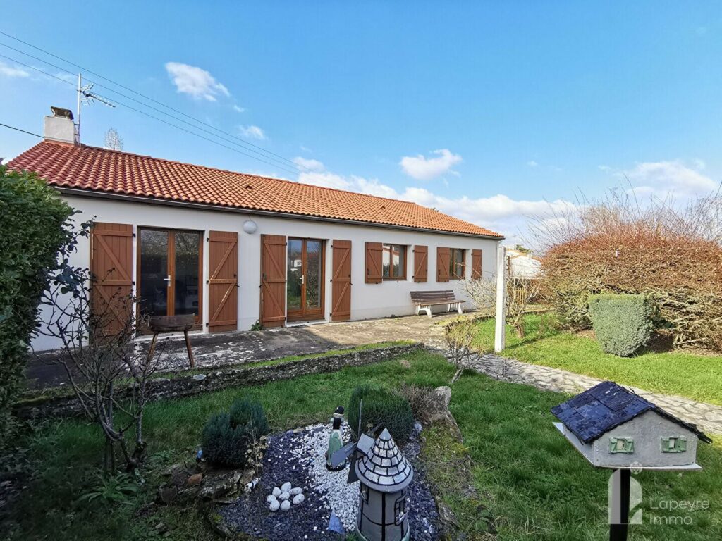 Maison Plain-Pied – 4 chambres – Bourg