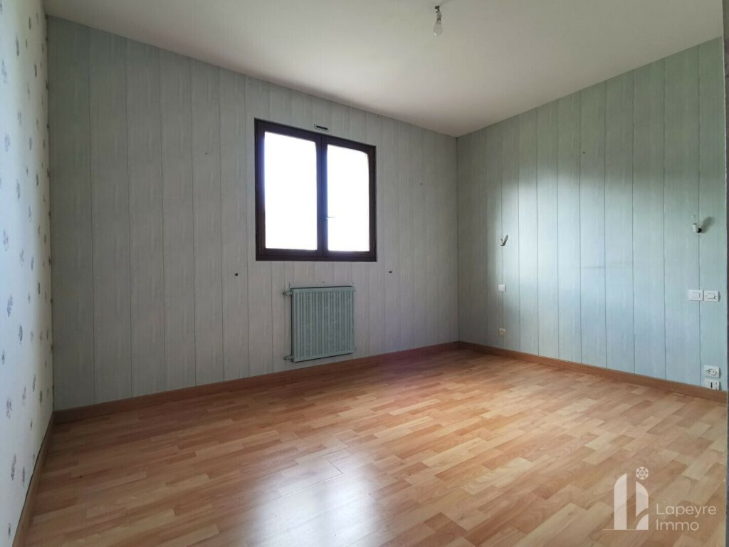 Maison Plain-Pied – 4 chambres – Bourg