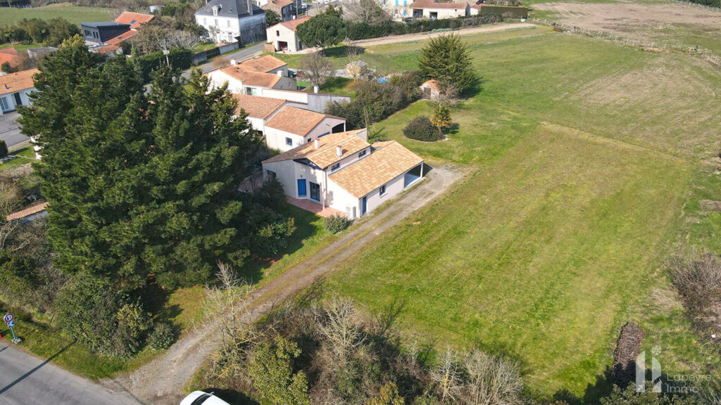 Maison contemporaine – 118 m² – 3 chambres + mezza bureau