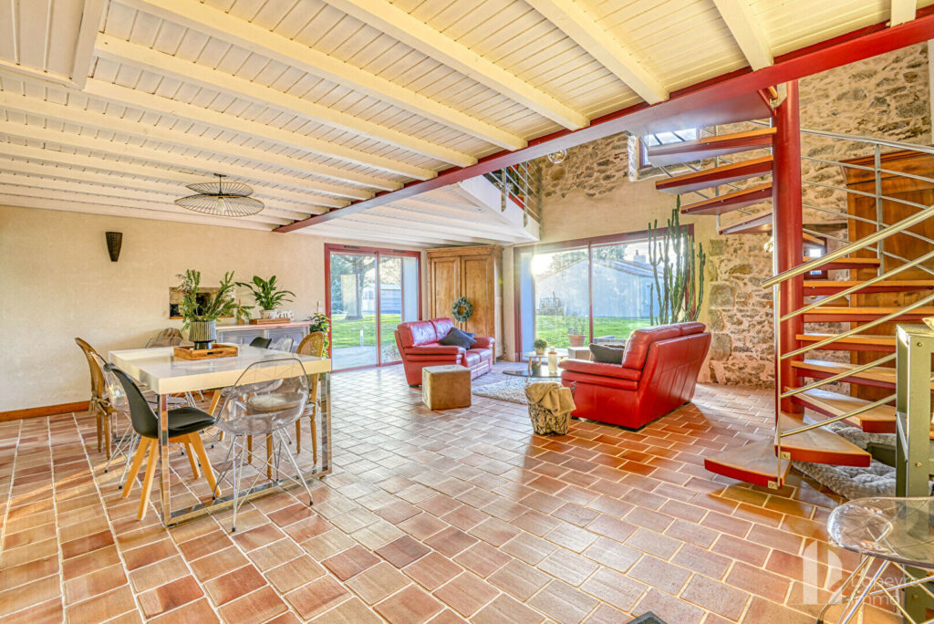 Belle Maison Chaleureuse – 151 m² – 3 chambres + bureau