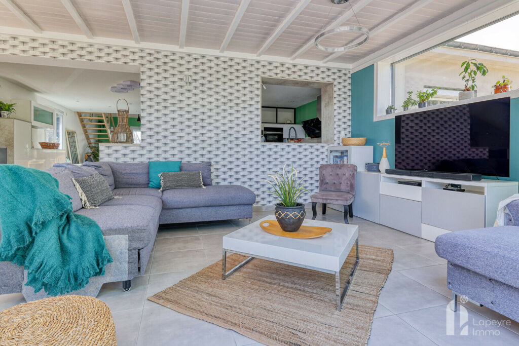 BOURG REMOUILLÉ – Maison évolutive aux atouts multiples – 140 m² + 60 m² dépendances
