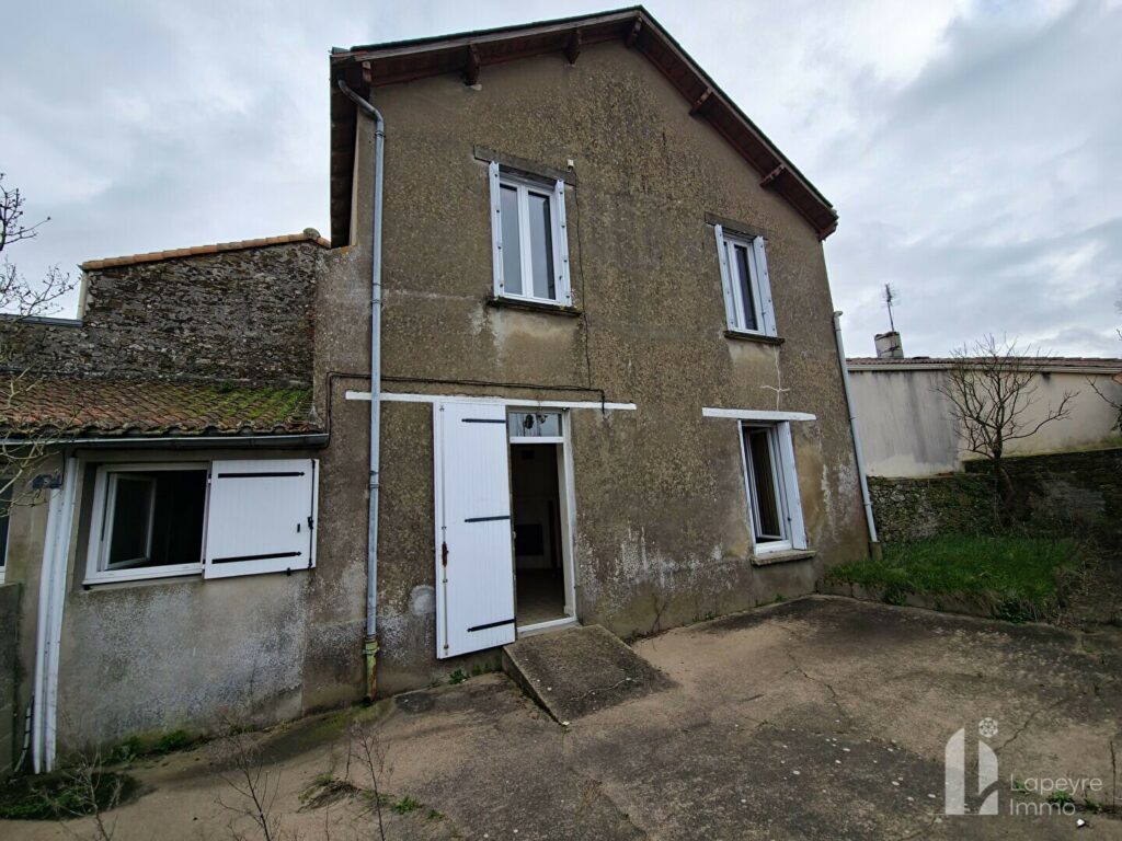 Maison de Bourg – A rénover