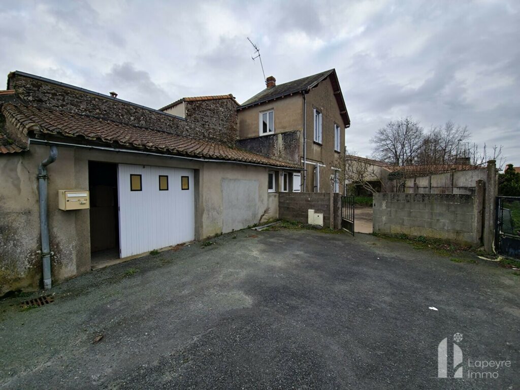 Maison de Bourg – A rénover