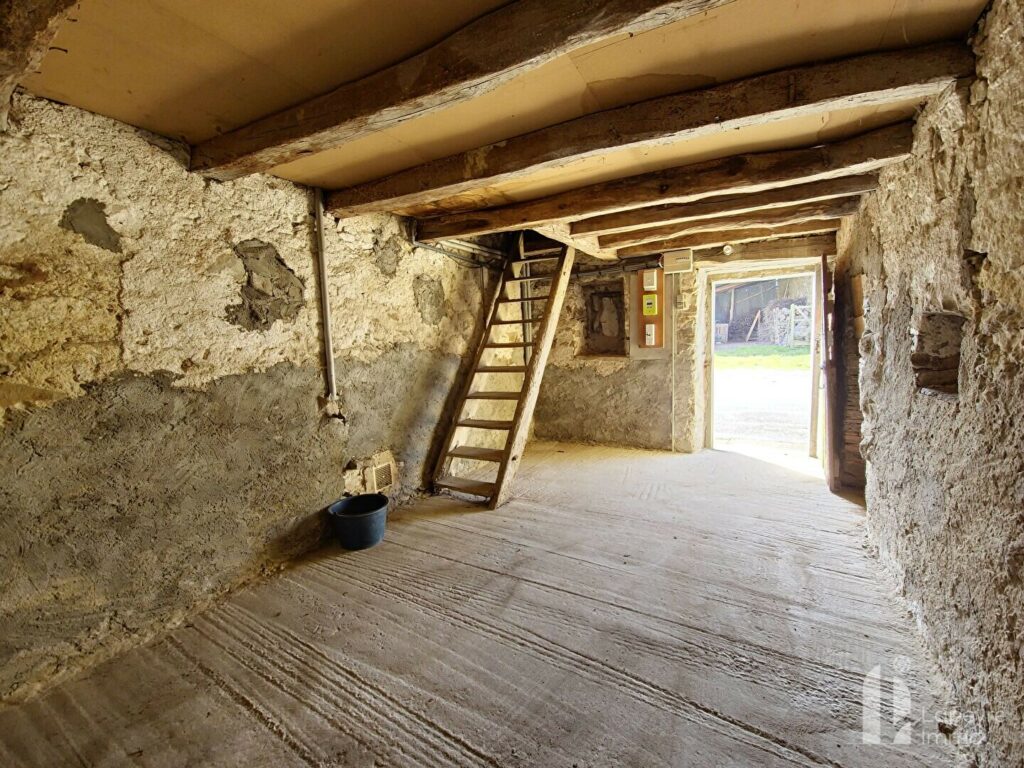 Remouillé – 2 Maisons de Village – à réhabiliter / rénover