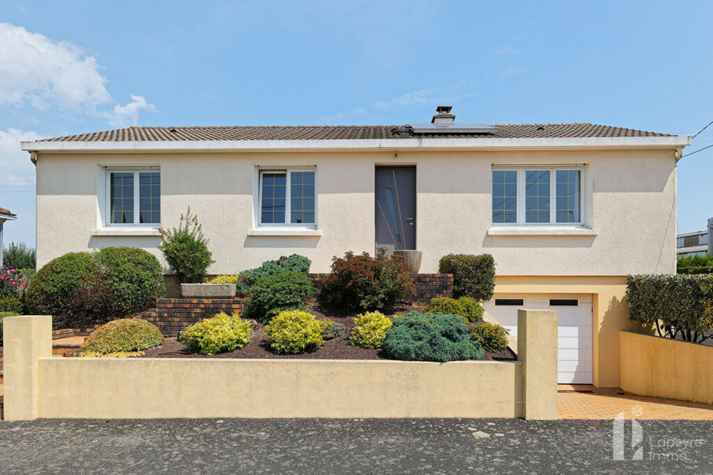 Maison de 120 m² – 3 chambres – Volumes annexes