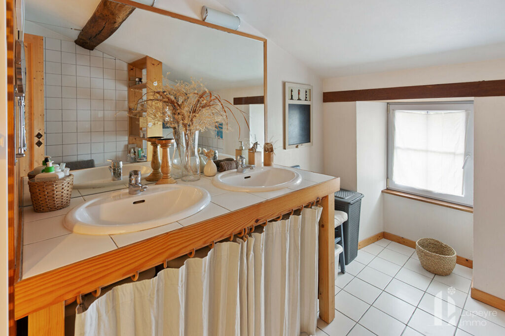 BELLE LONGERE – 5 chambres et suite parentale