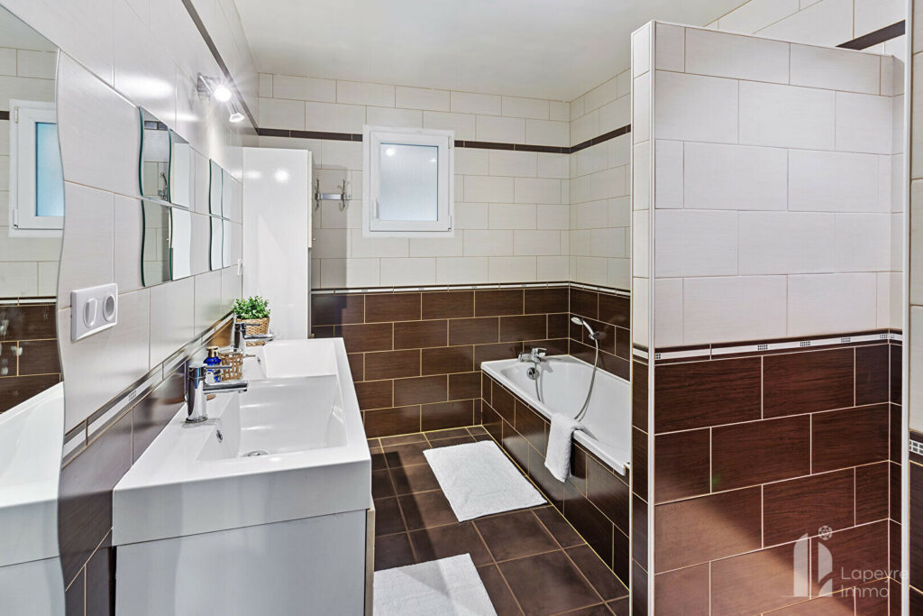 QUARTIER RÉSIDENTIEL – Maison Plain-pied de 127 m²