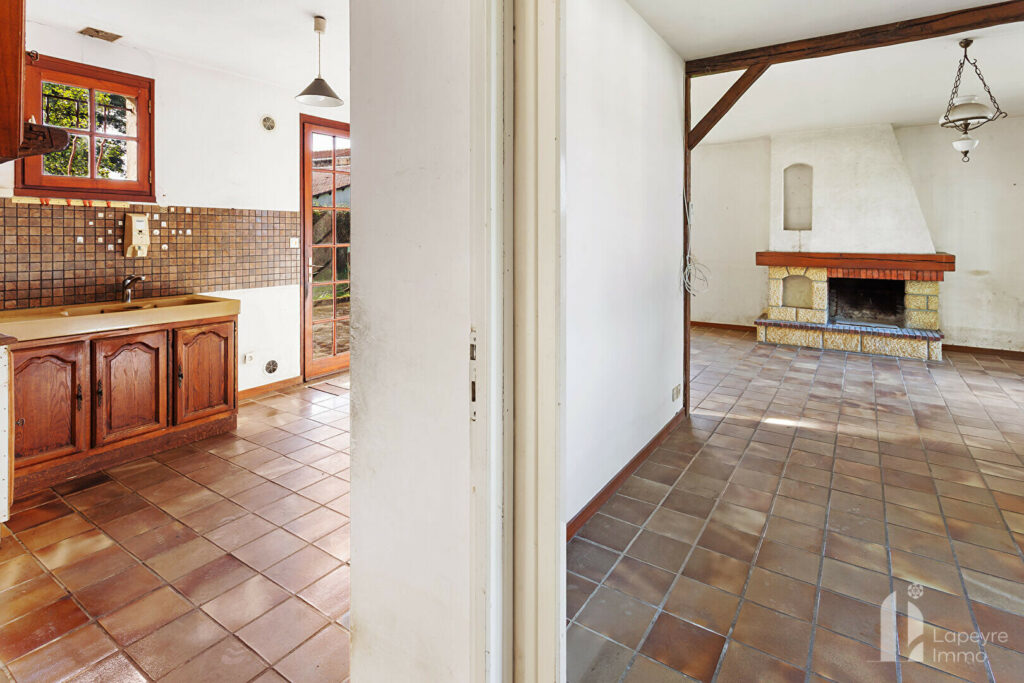 BOURG – MAISON avec SOUS-SOL de 97 m² – 3 chambres – A rénover !