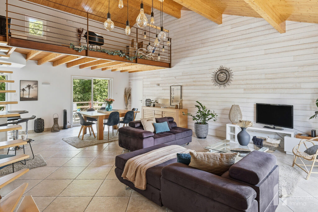 Maison Aigrefeuille Sur Maine 5 pièce(s) 125 m2 – 3 chambres + Mezzanine
